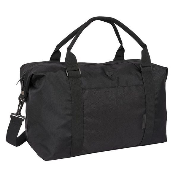 Elegancka torba podróżna klasy premium Barcelony. Czarne torby podróżne FC Barcelona, bez wzorów, z materiału, na ramię, duże. Za 312.85 zł.