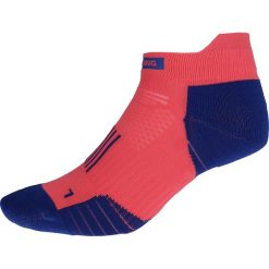 Skarpetki do biegania damskie SOD102 - koral neon. Skarpetki marki 4f. Za 49.99 zł.