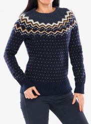 Sweter damski Fjallraven Ovik Knit Sweater. Niebieskie swetry Fjällräven, na zimę, m, bez wzorów, z dzianiny, klasyczne, bez ramiączek. Za 741.39 zł.