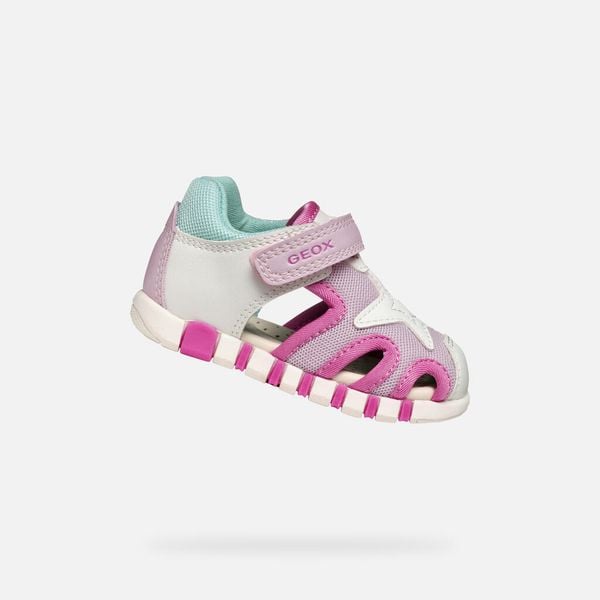 Sandały GEOX B SANDAL IUPIDOO GIR Biały. Białe sandały Geox, bez wzorów, z syntetyku, bez obcasa, bez zapięcia. Za 189.99 zł.