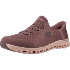 Buty SKECHERS SLIP-INS GLIDE STEP VIBEY Bordeaux. Czerwone trekkingi Skechers, bez wzorów, z tkaniny, bez zapięcia, trekkingowe. Za 389.99 zł.
