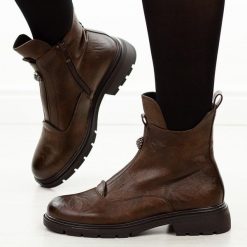 Brązowe botki damskie M.Daszyński 2501-6. Brązowe botki M.Daszyński, bez wzorów, ze skóry, eleganckie, bez obcasa, bez zapięcia. Za 199.00 zł.