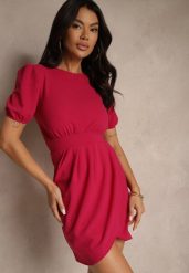 Różowa Sukienka o Dopasowanym Kroju z Marszczeniem Redorielle. Czerwone sukienki Renee, l, bez wzorów, eleganckie, bez kołnierzyka, bez ramiączek, mini, dopasowane. W wyprzedaży za 83.99 zł.