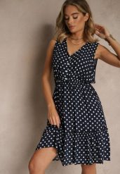 Granatowa Rozkloszowana Sukienka z Bawełną i Wiskozą ze Wzorem Kropek Lilamora. Niebieskie sukienki Renee, na co dzień, l, bez wzorów, z bawełny, eleganckie, bez kołnierzyka, bez ramiączek, mini, kopertowe. W wyprzedaży za 47.99 zł.