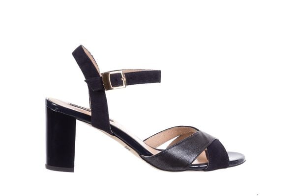 Sandały Bayla-130 04347-0125-05 Granat Z, Skóra naturalna - 40. Niebieskie sandały Bayla, bez wzorów, ze skóry, eleganckie, bez obcasa, bez zapięcia. W wyprzedaży za 89.10 zł.