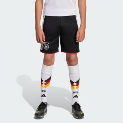 Dziecięce szorty Germany 26 Home Replica. Białe szorty adidas, bez wzorów, sportowe. Za 179.00 zł.