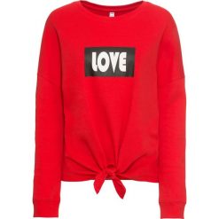 Bluza z ozdobnym przewiązaniem bonprix truskawkowo-biały z nadrukiem. Bluzy marki INOVIK. Za 74.99 zł.