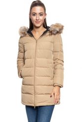 DAMSKA KURTKA ZIMOWA WRANGLER LONG PUFFER CLAY BEIGE W4126VJWM. Brązowe kurtki Wrangler, na zimę, s, bez wzorów, z futra, bez kaptura. Za 359.99 zł.