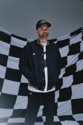 4F Bluza bomberka uniseks 4F x Bartosz Zmarzlik - czarna XS. Czarne bluzy bez kaptura 4f, xs, bez wzorów, z dzianiny, bez kaptura. Za 219.99 zł.