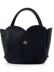 Lucky Bees Torebka w kolorze czarnym - 29 x 21 x 15 cm rozmiar: onesize. Czarne torebki klasyczne Lucky Bees, bez wzorów, z materiału, przez ramię, bez dodatków. Za 65.99 zł.