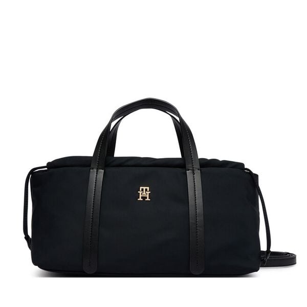 Torebka Tommy Hilfiger. Czarne torebki klasyczne Tommy Hilfiger, bez wzorów, klasyczne, bez dodatków. Za 409.99 zł.