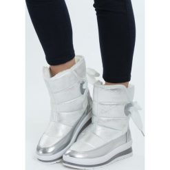 Srebrne Śniegowce Dress On. Śniegowce marki Born2be. Za 54.99 zł.