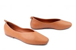 ARTIKER RELAKS 58C2610 brąz, baleriny damskie. Brązowe baleriny Artiker Relaks, bez wzorów, ze skóry, bez obcasa, na obcasie, bez zapięcia. Za 234.90 zł.