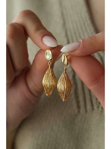 Pierres delicates Kolczyki w kolorze białym z perłami rozmiar: onesize. Białe kolczyki Pierres delicates, z perłą, z mosiądzu. Za 48.95 zł.