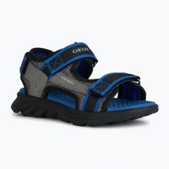 Sandały Geox J Sandal Airadyum B. Niebieskie sandały Geox, bez wzorów, z syntetyku, sportowe, bez obcasa, bez zapięcia. Za 159.99 zł.