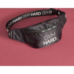 Saszetka nerka Gym Hard - Czarny. Nerki i saszetki marki Sinsay. Za 29.99 zł.