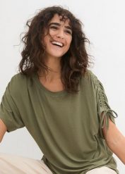 T-shirt z lejącej wiskozy. Zielone t-shirty bonprix, bez wzorów, z wiskozy, bez kołnierzyka, bez ramiączek. Za 72.99 zł.