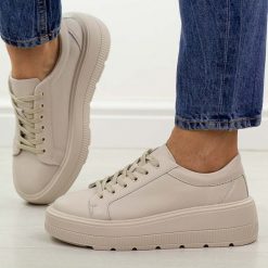 Beżowe skórzane półbuty damskie na platformie Jezzi 8181. Brązowe półbuty wsuwane Jezzi, na jesień, bez wzorów, z jeansu, klasyczne, bez obcasa, na platformie. Za 259.00 zł.