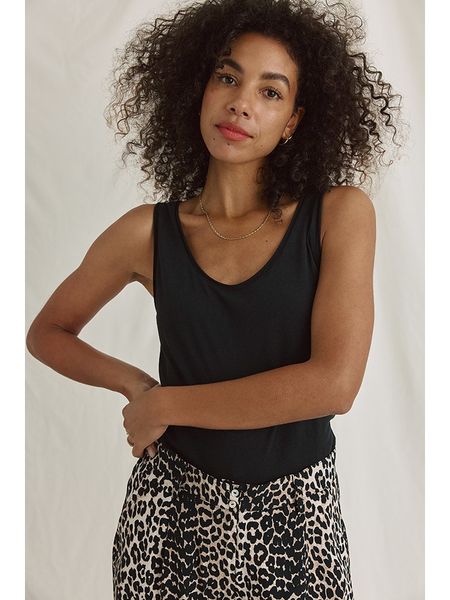 Cotton Candy Top "Nacera" w kolorze czarnym rozmiar: L. Czarne topy Cotton Candy, l, bez wzorów, bez kołnierzyka, bez ramiączek. Za 79.03 zł.