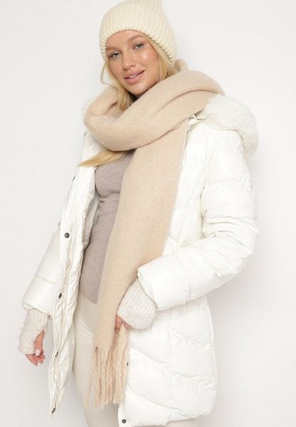 Beżowy Szalik z Ozdobnymi Frędzlami Esariana. Brązowe szaliki i kominy Born2be, bez wzorów, klasyczne. Za 34.99 zł.