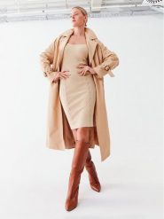 Guess Sukienka dzianinowa Margo W2BK55 Z2YJ2 Beżowy Slim Fit. Brązowe sukienki Guess, m, z aplikacjami, z dzianiny, bez kołnierzyka, bez ramiączek. Za 329.99 zł.