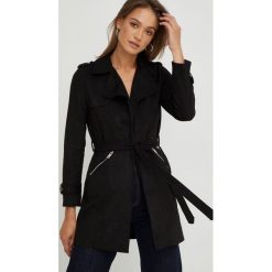 Answear Lab płaszcz damski kolor czarny przejściowy. Czarne płaszcze Answear Lab, l, bez wzorów, klasyczne, bez kaptura. Za 279.99 zł.