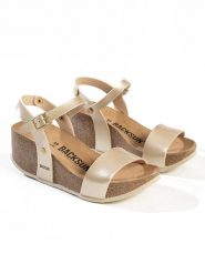 BACKSUN Sandały "Hongkong" w kolorze złotym na koturnie rozmiar: 39. Żółte sandały Backsun, bez wzorów, z materiału, z otwartym noskiem, bez obcasa, na koturnie, bez zapięcia. Za 130.99 zł.