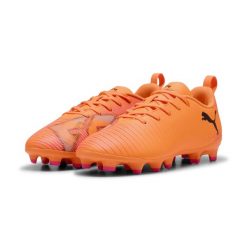 Młodzieżowe buty piłkarskie FUTURE 8 PLAY FG/AG PUMA. Brązowa buty do biegania Puma, bez wzorów, bez zapięcia, do biegania. W wyprzedaży za 179.00 zł.