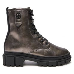 Botki s.Oliver. Szare botki S.Oliver, bez wzorów, bez obcasa, na płaskiej podeszwie, bez zapięcia. Za 229.99 zł.