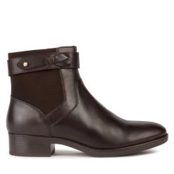 Botki Geox. Brązowe botki Geox, bez wzorów, bez obcasa, na płaskiej podeszwie, bez zapięcia. Za 379.99 zł.