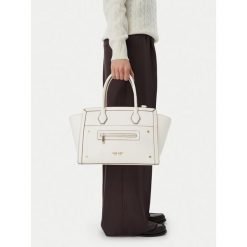 Torebka Nine West. Białe torebki klasyczne Nine West, bez wzorów, klasyczne, bez dodatków. Za 249.99 zł.