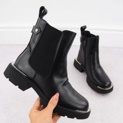 Skórzane sztyblety damskie botki czarne Goe OO2N4147. Czarne botki GOE, bez wzorów, z materiału, eleganckie, bez obcasa, bez zapięcia. Za 255.00 zł.