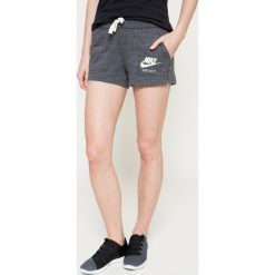 Nike Sportswear - Szorty. Szorty sportowe marki Nike Sportswear. W wyprzedaży za 79.90 zł.