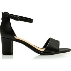 Clarks Sandały Clarks Kaylin60 2Part 26158453. Sandały Clarks, bez wzorów, bez obcasa, bez zapięcia. Za 405.90 zł.