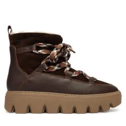 Śniegowce Tamaris. Brązowe śniegowce Tamaris, bez wzorów, bez zapięcia. Za 549.99 zł.