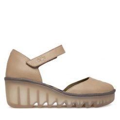 Półbuty Fly London. Brązowe półbuty wsuwane Fly London, bez wzorów, bez obcasa, na koturnie. Za 547.99 zł.