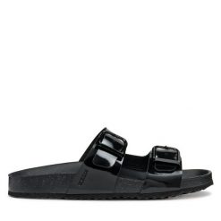 Klapki Geox. Czarne klapki Geox, bez wzorów, bez obcasa, bez zapięcia. Za 329.99 zł.