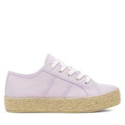 Espadryle DeeZee. Fioletowe espadryle DeeZee, bez wzorów, bez obcasa. Za 59.99 zł.