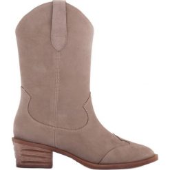 Marco Shoes Beżowe botki z naturalnej skóry beżowy. Brązowe botki Marco Shoes, z aplikacjami, z nubiku, bez obcasa, bez zapięcia. Za 439.00 zł.