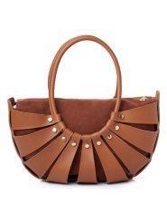 Lucky Bees Torebka "Ingrid" w kolorze jasnobrązowym - 35 x 18 x 15 cm rozmiar: onesize. Brązowe torebki klasyczne Lucky Bees, bez wzorów, z materiału, bez dodatków. Za 140.20 zł.