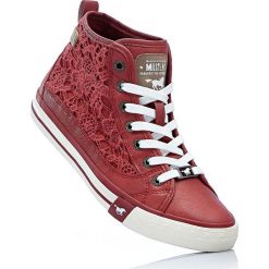 Sneakersy Mustang bonprix czerwony. Buty sportowe lifestyle marki Mohito. Za 239.99 zł.