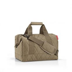 Torba allrounder m, rhombus olive. Zielone torby podróżne Reisenthel, bez wzorów, z materiału, na ramię, pikowane. W wyprzedaży za 236.00 zł.