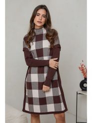Soft Cashmere Sukienka dzianinowa w kolorze kremowo-brązowym rozmiar: 38/40. Brązowe sukienki Soft Cashmere, na co dzień, bez wzorów, z dzianiny, klasyczne, bez kołnierzyka, bez ramiączek, midi, proste. Za 149.66 zł.