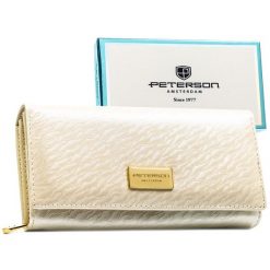 Duży portfel damski w kolorze ecru zamykany na zatrzask, wyposażony w system RFID - Peterson. Portfele Peterson, bez wzorów, ze skóry ekologicznej. Za 79.99 zł.