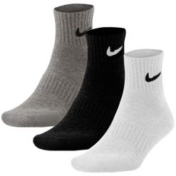 Skarpety Nike Everyday Cushioned Ankle 3 pary. Czarne skarpetki Nike, bez wzorów, z bawełny. Za 63.99 zł.