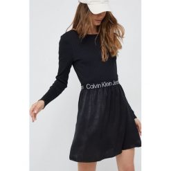 Calvin Klein Jeans sukienka kolor czarny mini prosta. Czarne sukienki Calvin Klein Jeans, na co dzień, m, bez wzorów, z jeansu, bez kołnierzyka, bez ramiączek, mini, proste. W wyprzedaży za 314.99 zł.