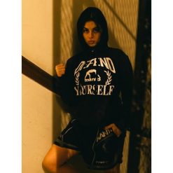 MANTO bluza z kapturem DEFEND czarna. Czarne bluzy MANTO, bez wzorów, bez ramiączek, z kapturem. Za 249.00 zł.