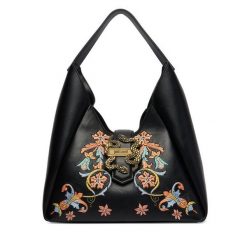 Torebka Just Cavalli. Czarne torebki klasyczne Just Cavalli, bez wzorów, klasyczne, bez dodatków. Za 849.99 zł.