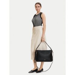 Torebka Liu Jo. Czarne torebki klasyczne Liu Jo, bez wzorów, klasyczne, bez dodatków. Za 639.99 zł.