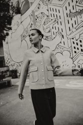 Krótka kurtka szara. Szare kurtki MOODO, l, bez wzorów, z poliesteru, bez kaptura. Za 219.99 zł.